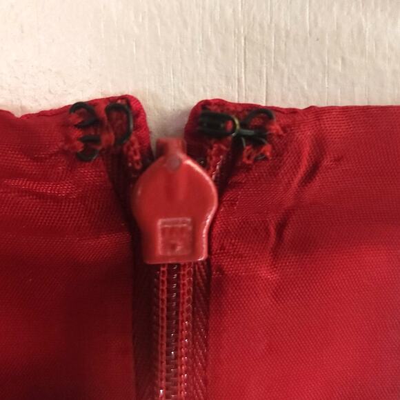 Casual Corner Cocktail Dress sz 4 VINTAGE 90s 100% Silk Wine Red Sleeveless - Picture 5 of 7